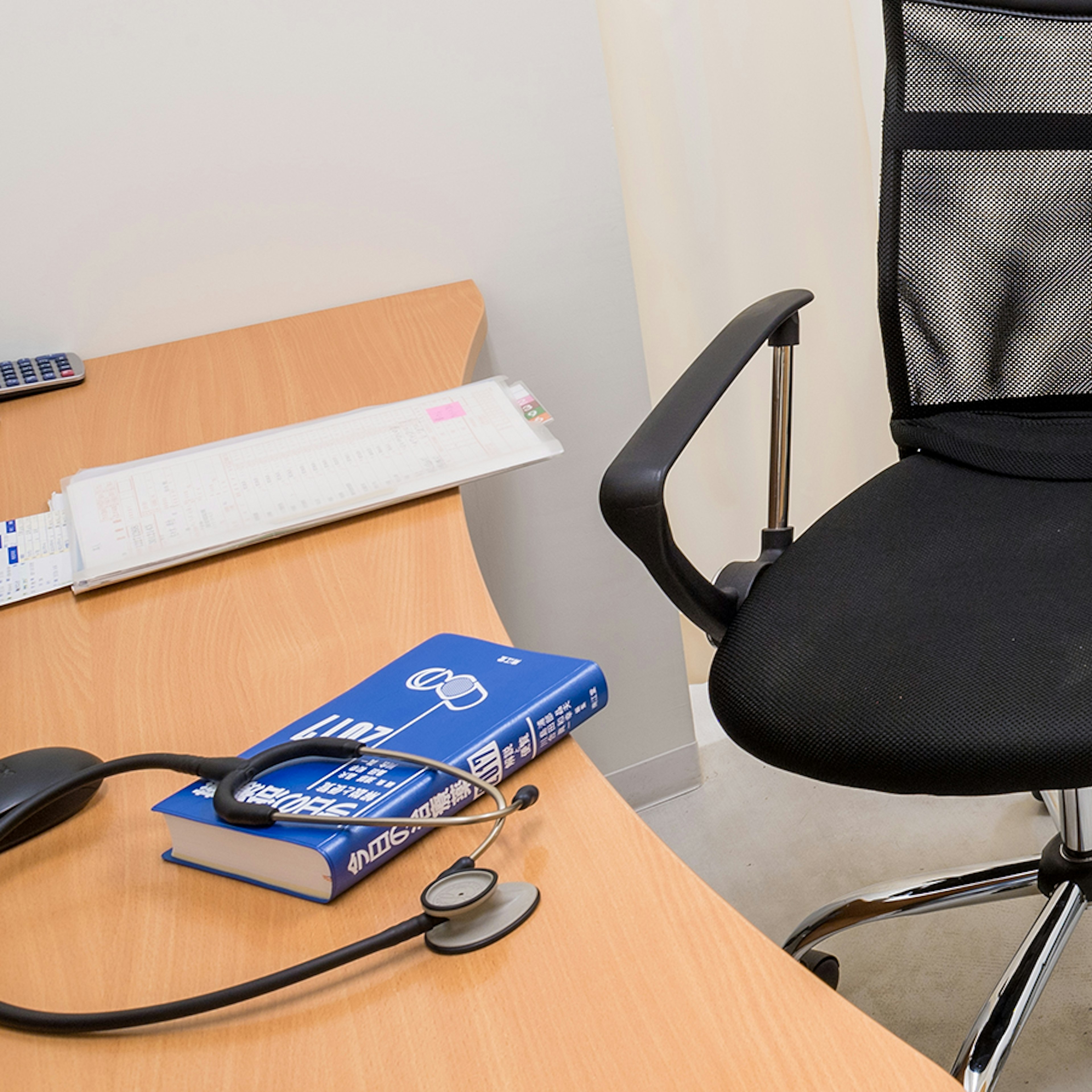 西成区 神崎クリニック 内科診療の様子