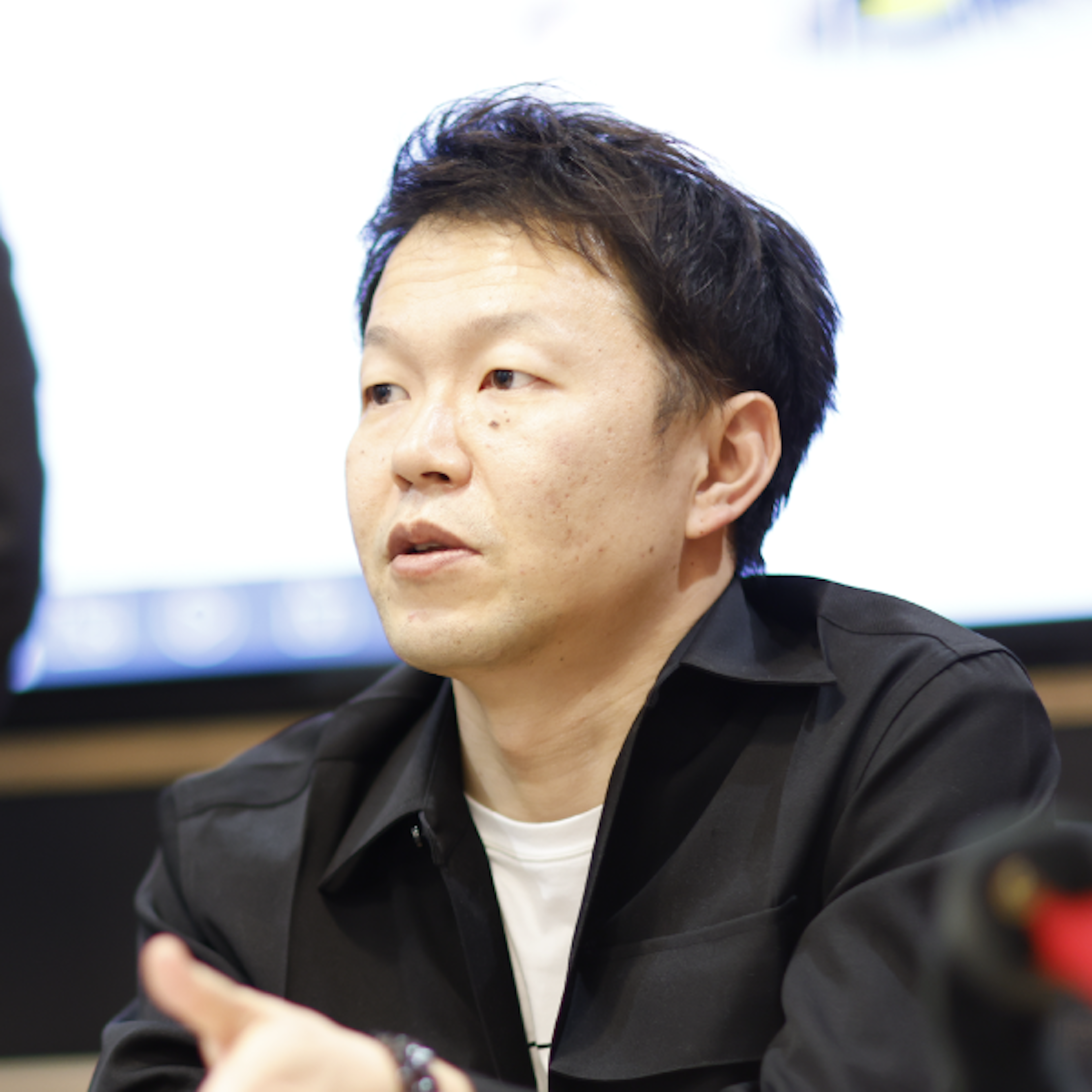 SWANOIR合同会社:百崎優