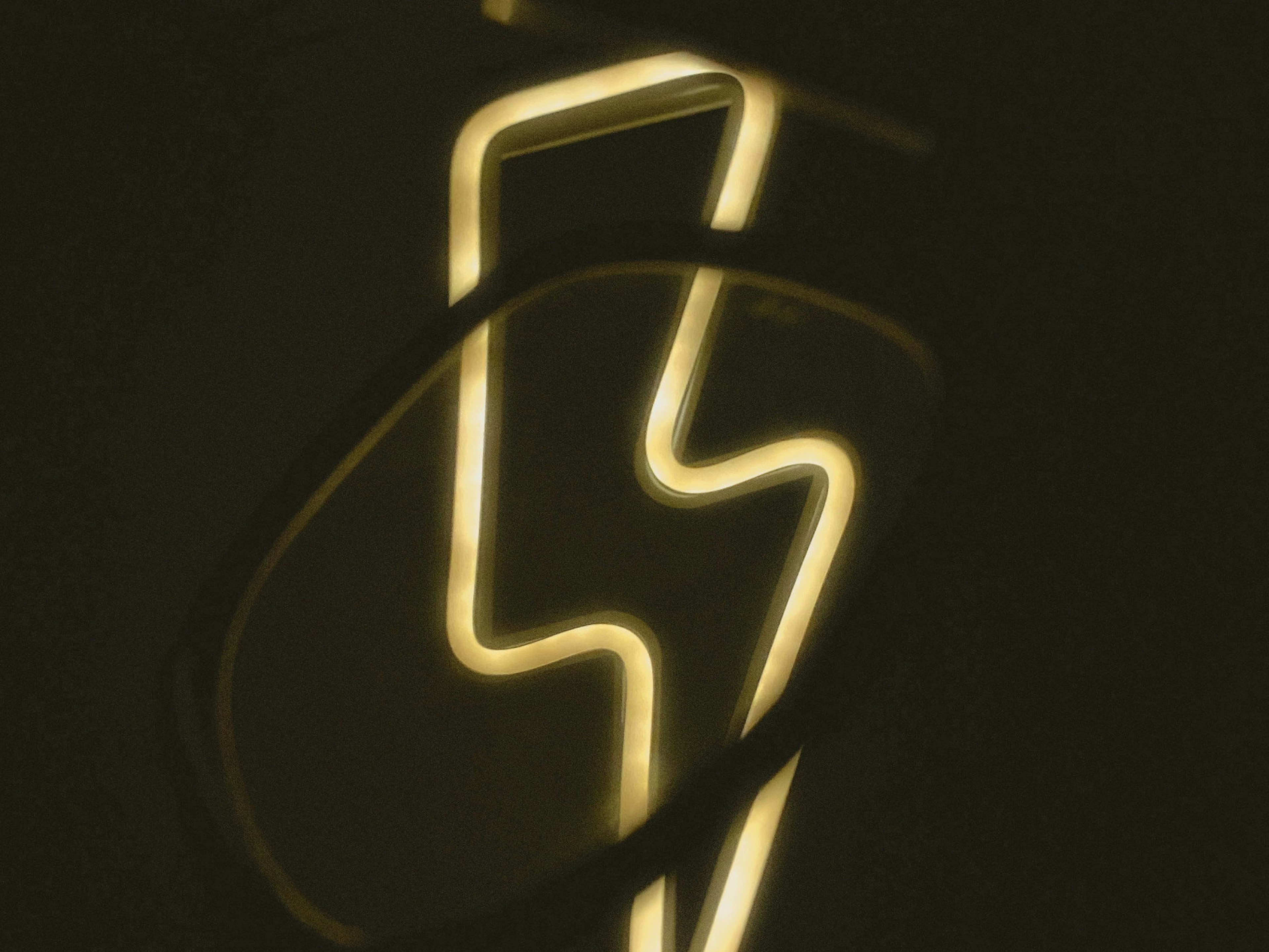 補助金で設置されたEV充電器の問題のイメージ